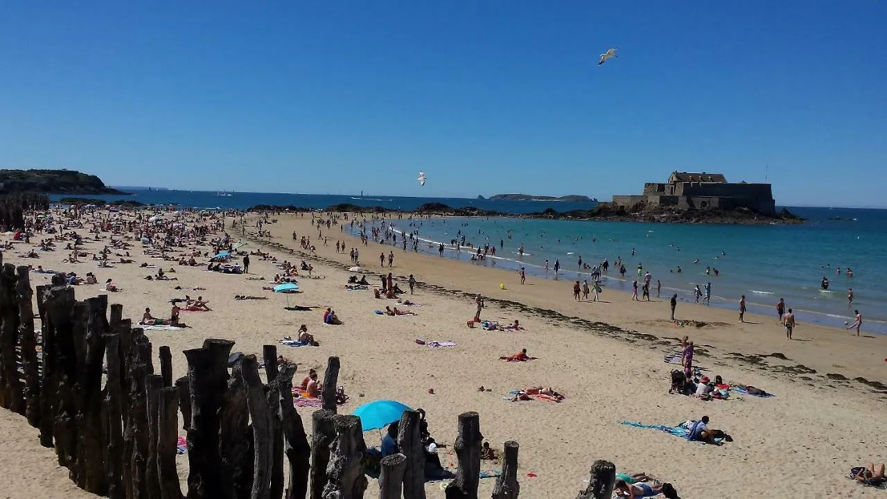 L Emeraude, T2, 43 M2, Rez De Chaussee, Plage A 10M, Parking Prive A 200M Apartment Saint-Malo