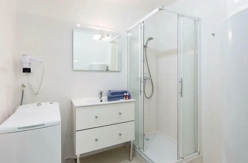 L Emeraude, T2, 43 M2, Rez De Chaussee, Plage A 10M, Parking Prive A 200M Apartment Saint-Malo France